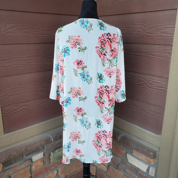 White Coral Blue Green Floral Open Front Kimono Women's Size Medium NWOT - Picture 12 of 13